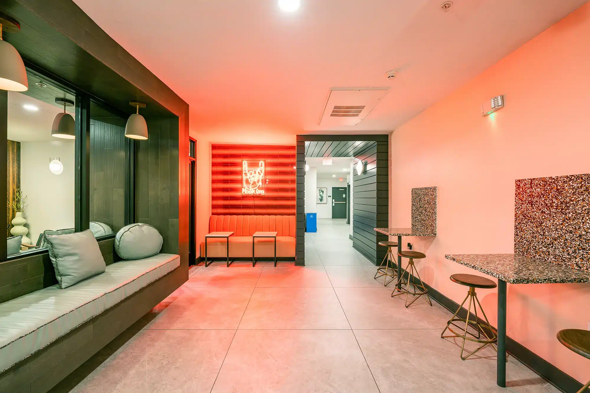 21 Pearl Off Campus Apartments in West Campus Near UT Austin Resident Clubhouse Study Spaces